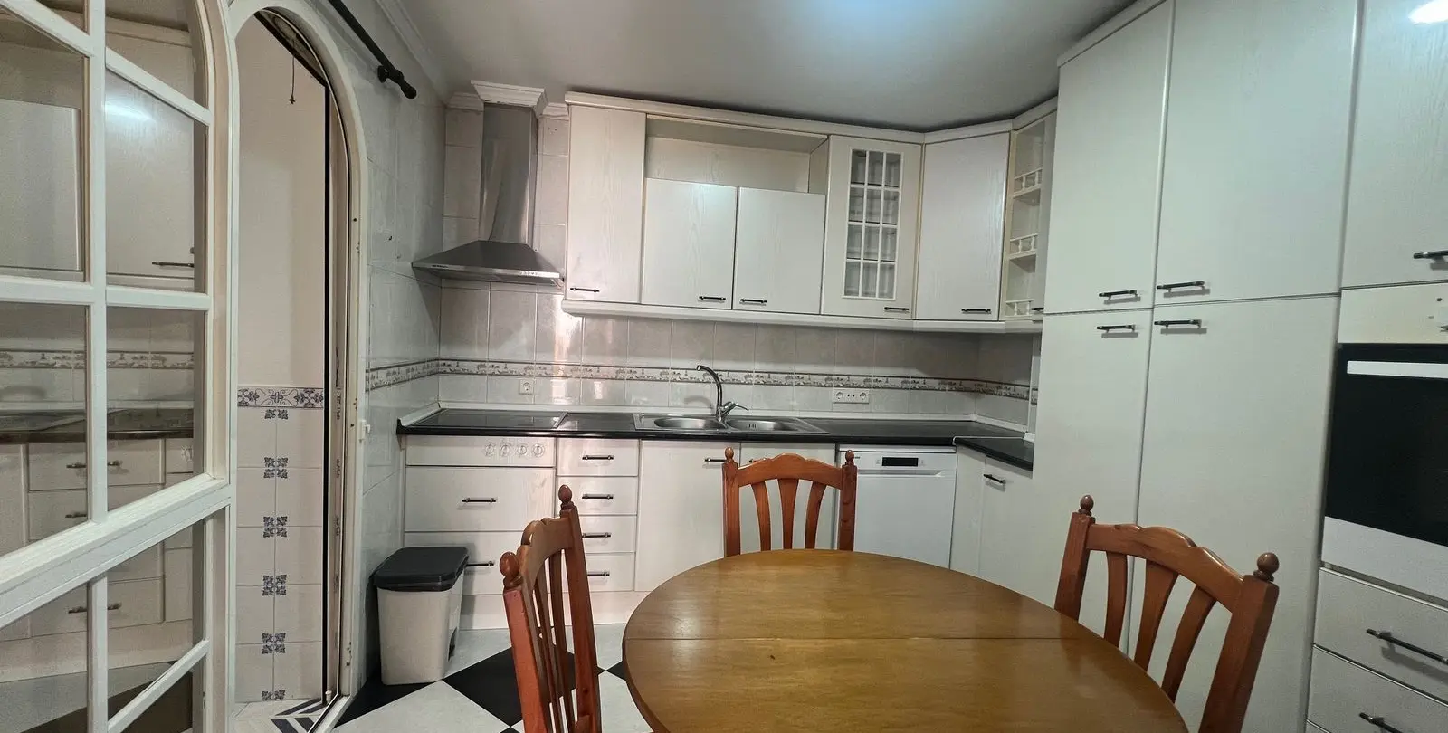 Продажа дома на две семьи в Estepona 18