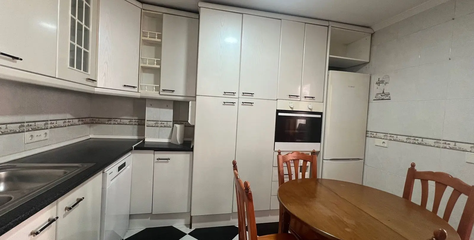 Продажа дома на две семьи в Estepona 22