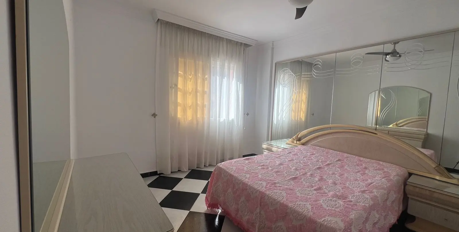 Продажа дома на две семьи в Estepona 30