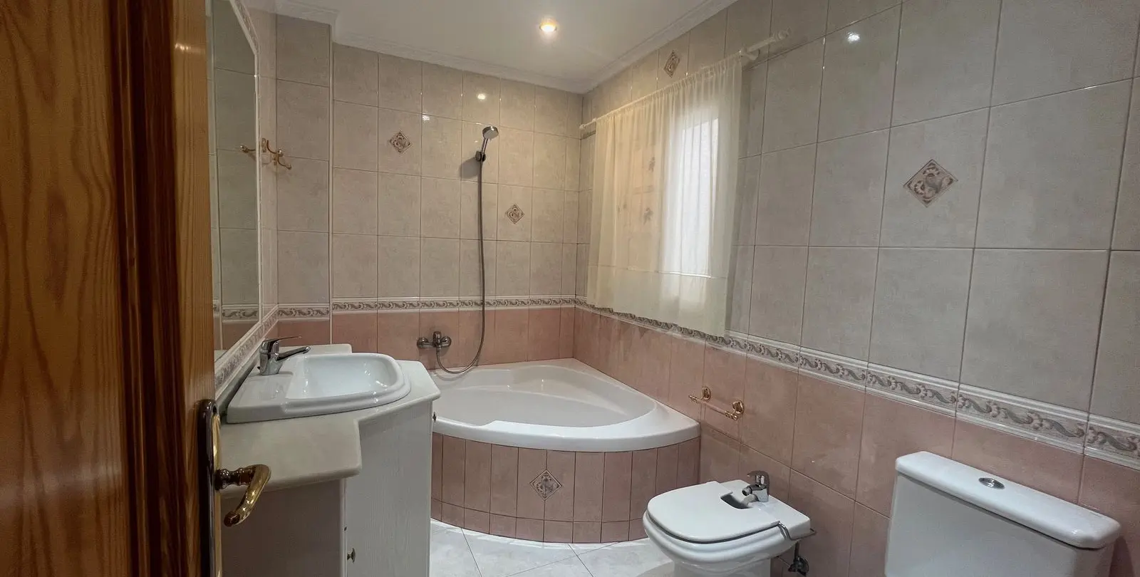 Продажа дома на две семьи в Estepona 35
