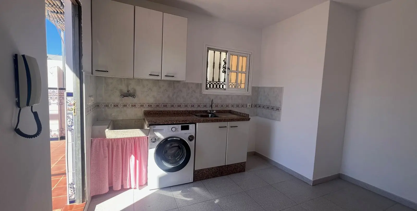 Продажа дома на две семьи в Estepona 44