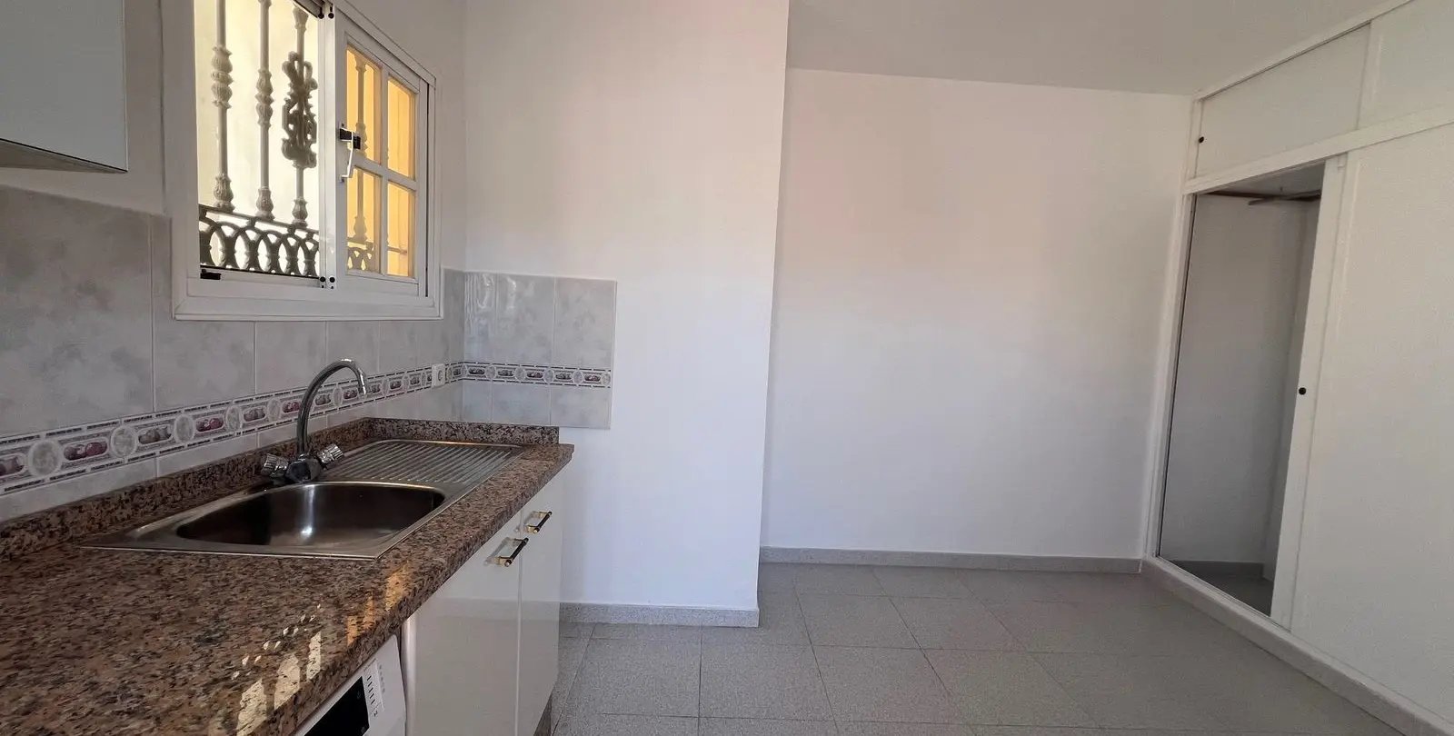 Продажа дома на две семьи в Estepona 50