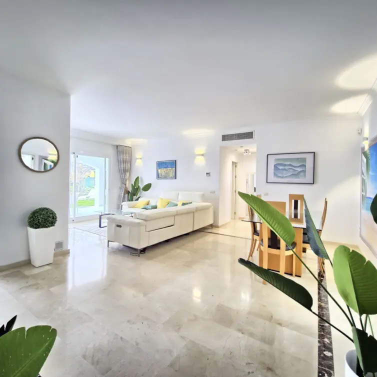 Sale of ground floor apartment in Cabopino