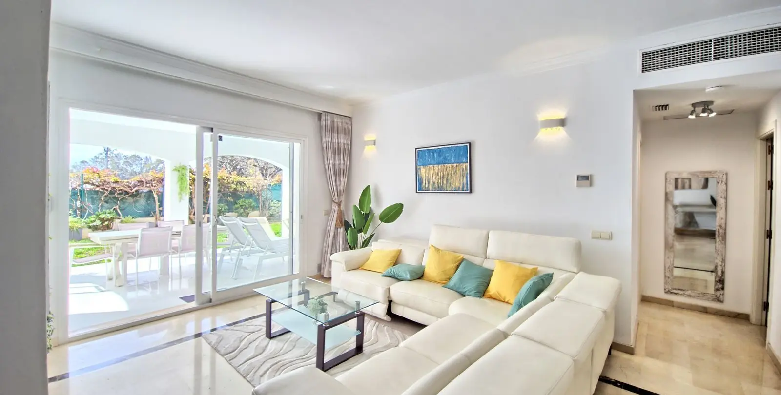 Sale of ground floor apartment in Cabopino 8