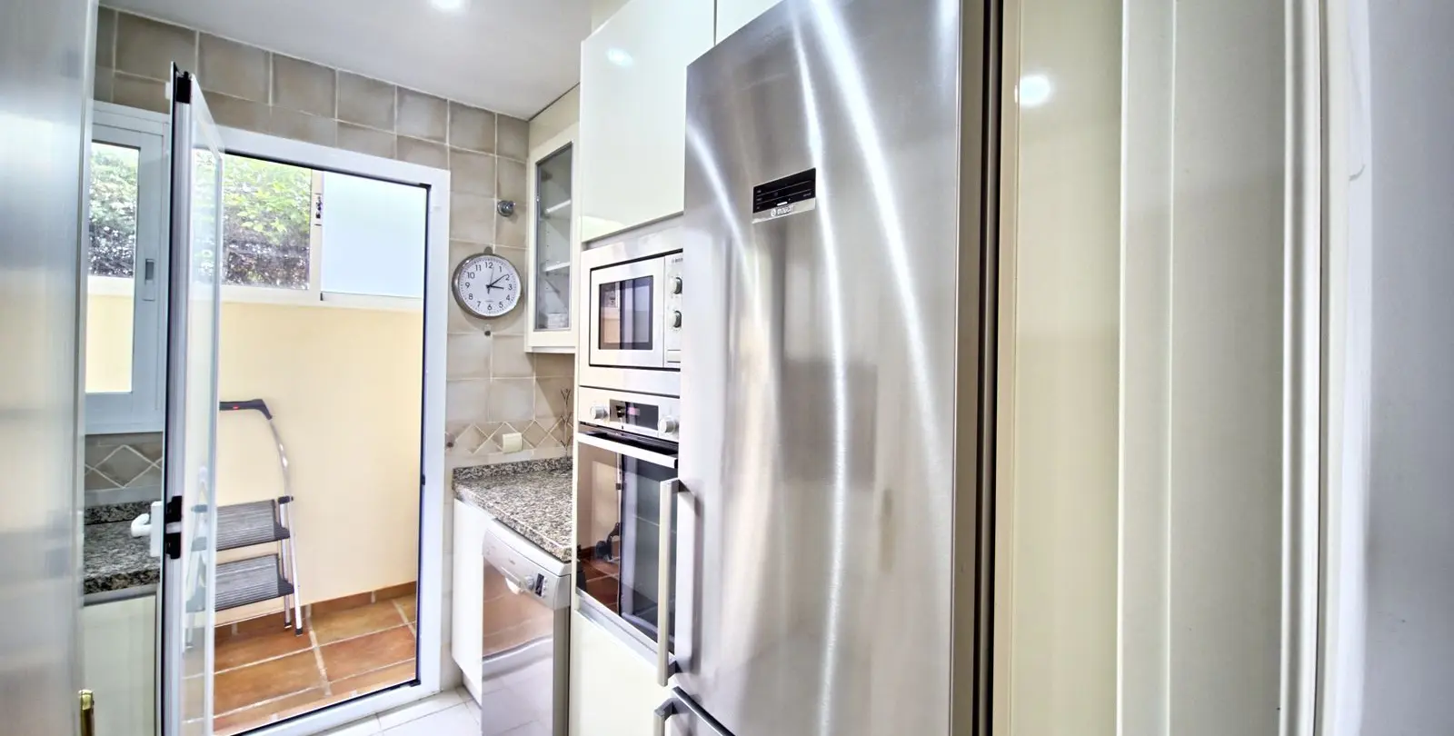 Sale of ground floor apartment in Cabopino 9