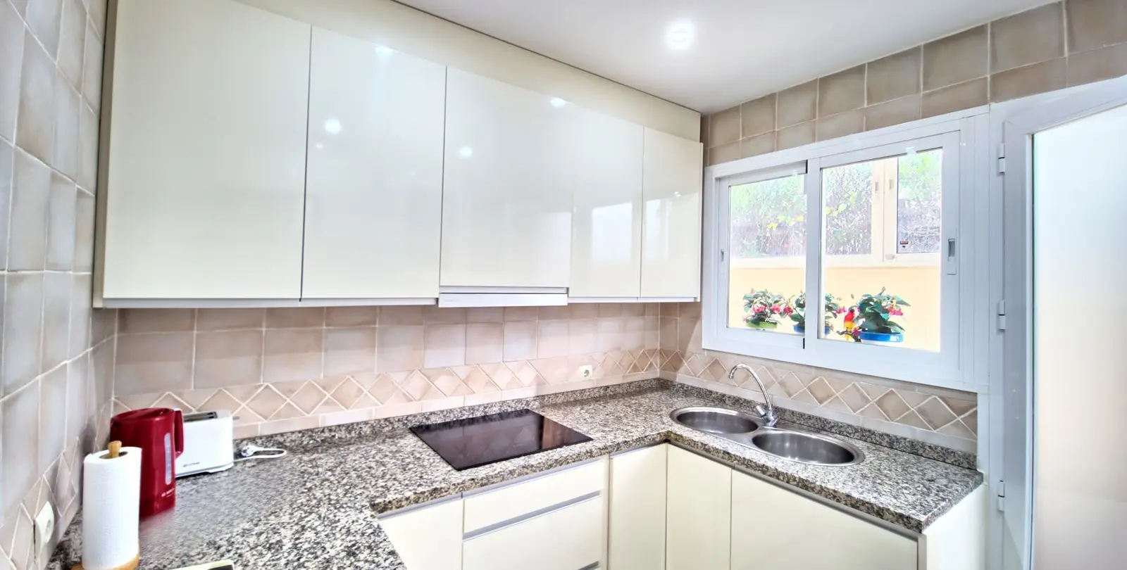 Sale of ground floor apartment in Cabopino 10
