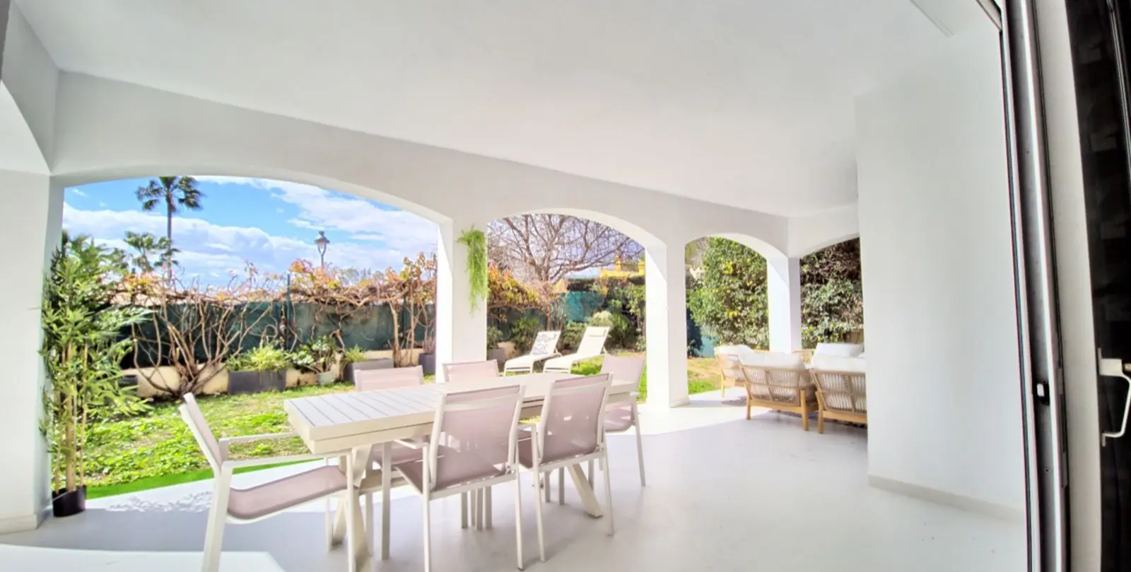 Sale of ground floor apartment in Cabopino 25