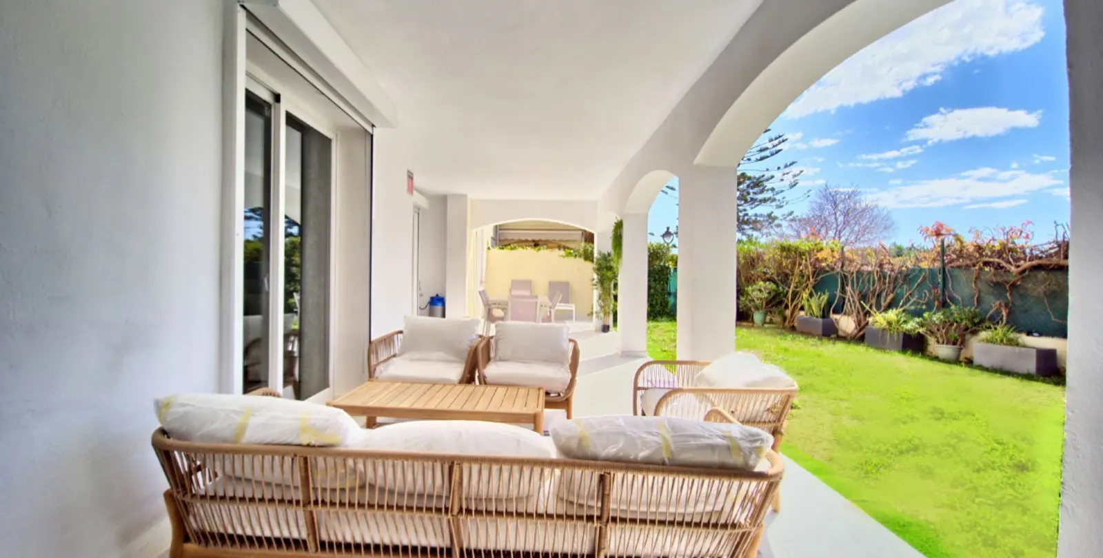Sale of ground floor apartment in Cabopino 26