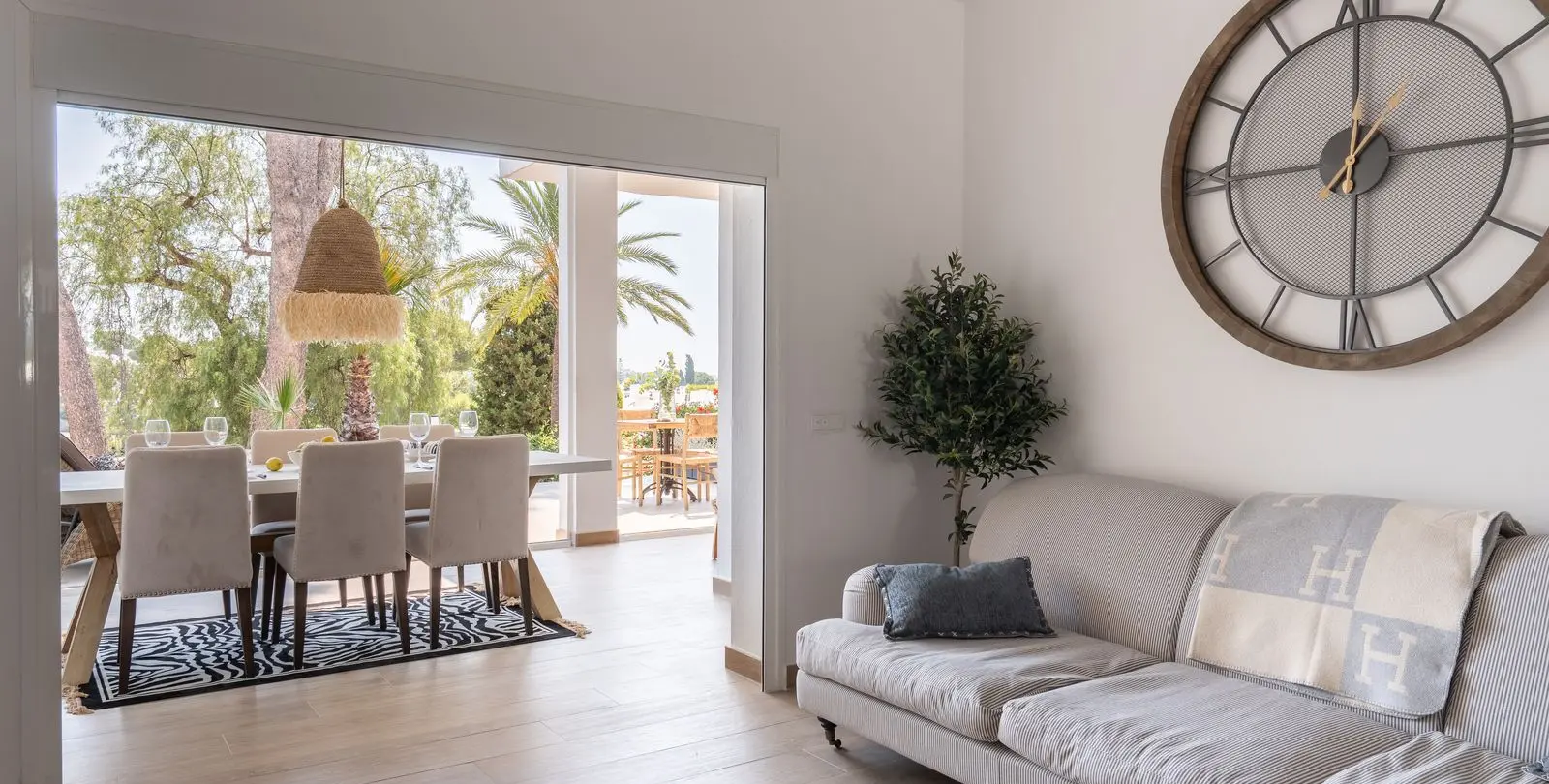 Продажа апартаментов на первом этаже в Nueva Andalucía 10