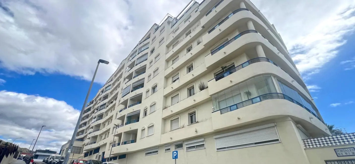 Продажа апартаментов на среднем этаже в Marbella 0