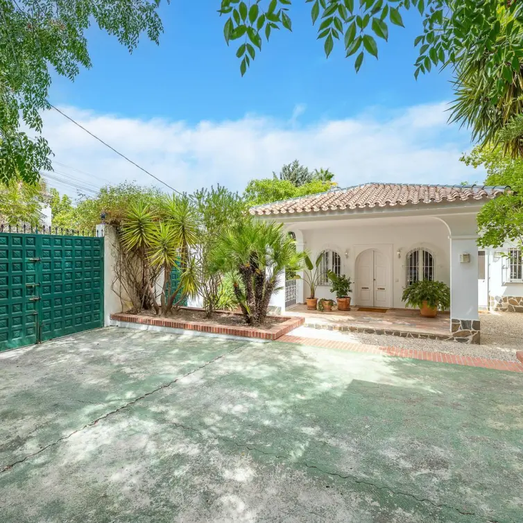 Sale of detached villa in Alhaurín el Grande