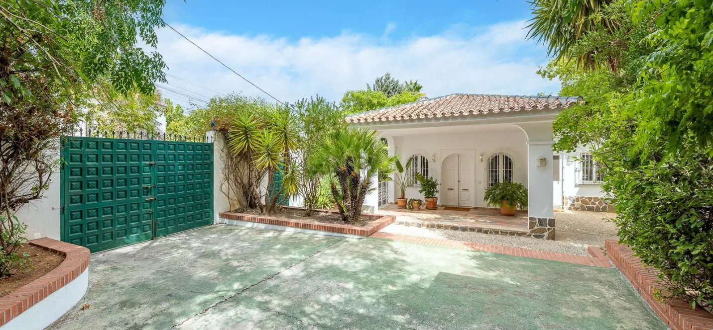 Sale of detached villa in Alhaurín el Grande 1