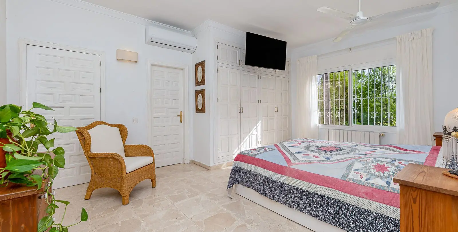 Sale of detached villa in Alhaurín el Grande 24