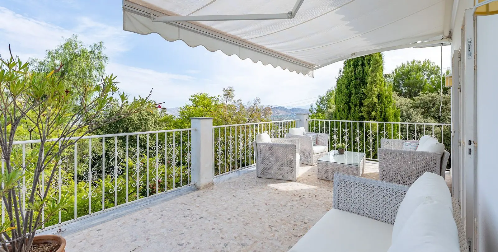 Sale of detached villa in Alhaurín el Grande 34
