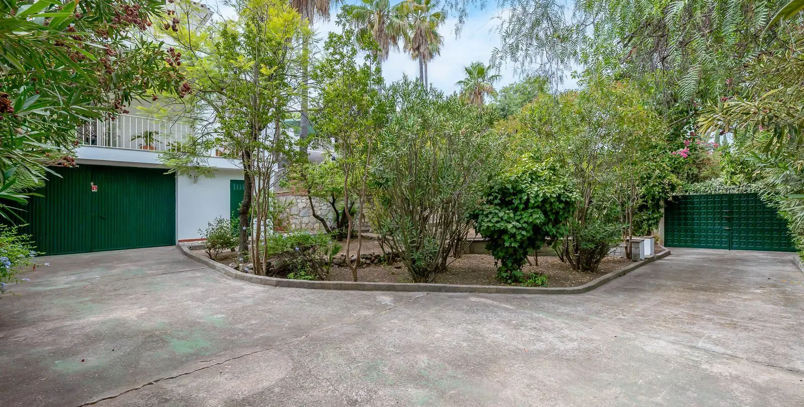 Sale of detached villa in Alhaurín el Grande 81