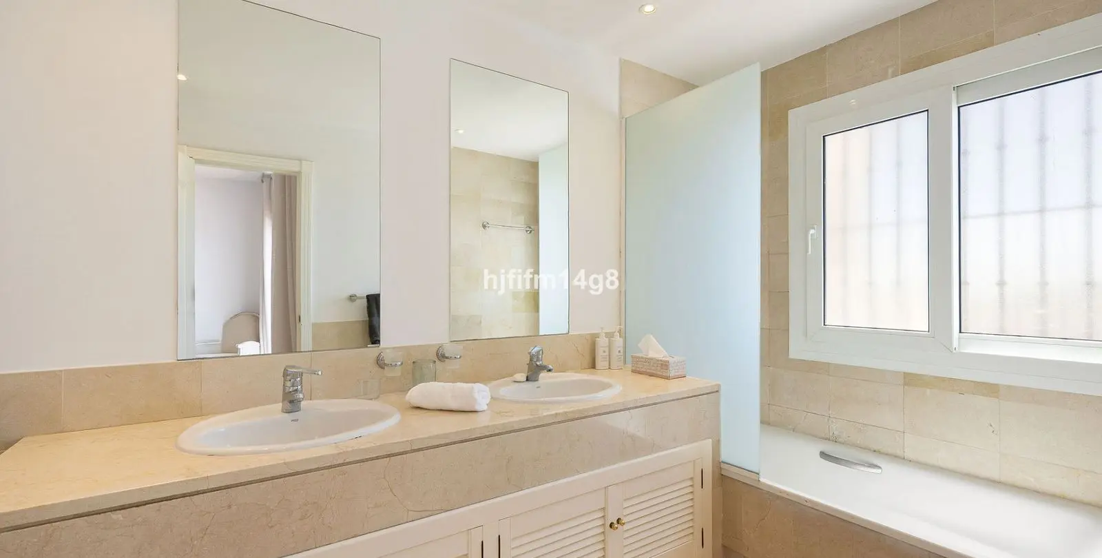Sale of townhouse in Nueva Andalucía 13