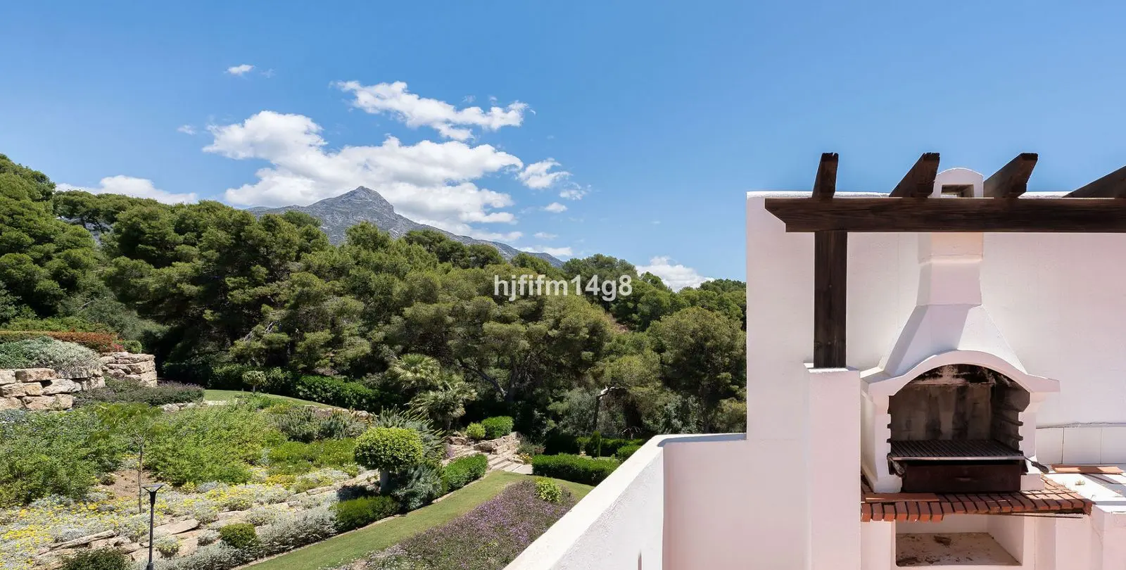 Sale of townhouse in Nueva Andalucía 24