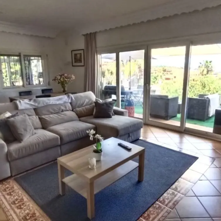 Sale of detached villa in Estepona