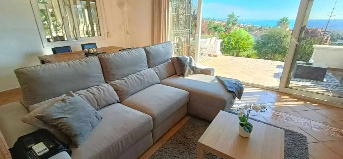 Sale of detached villa in Estepona 3
