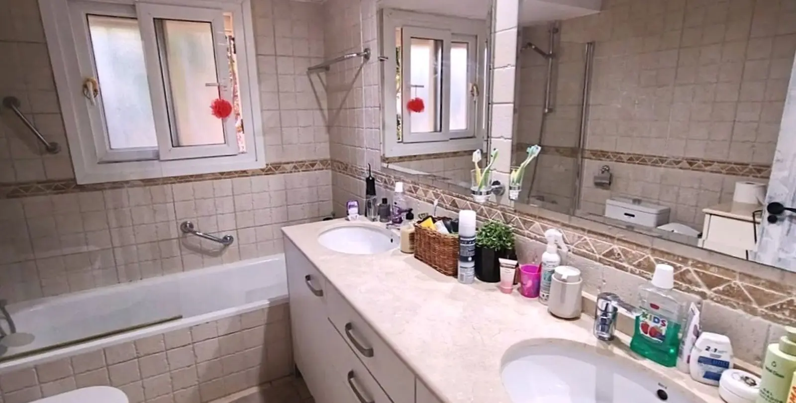 Sale of detached villa in Estepona 10