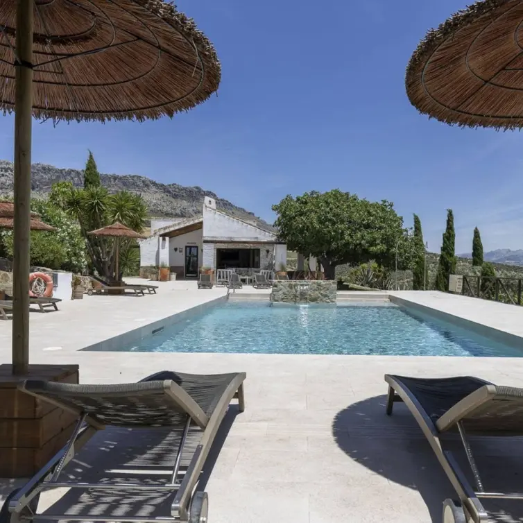 Venta de hotel en Villanueva De La Concepcion