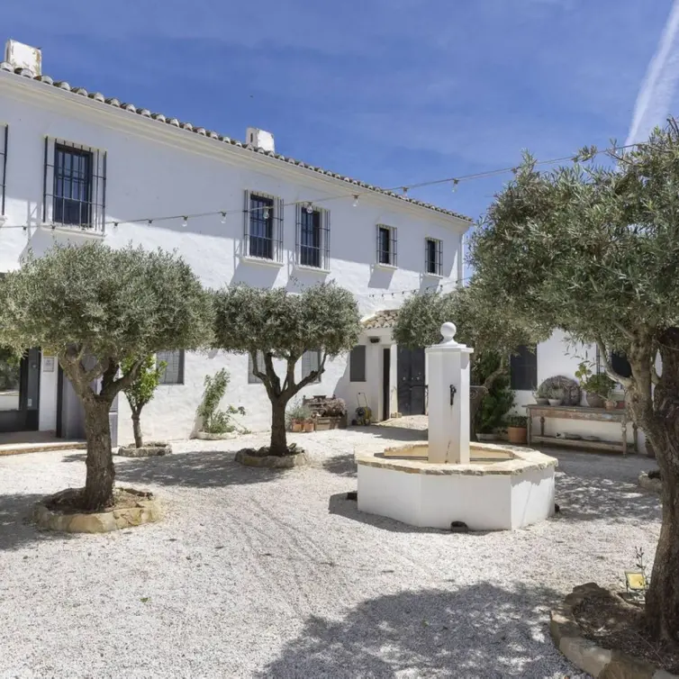 Venta de hotel en Villanueva De La Concepcion