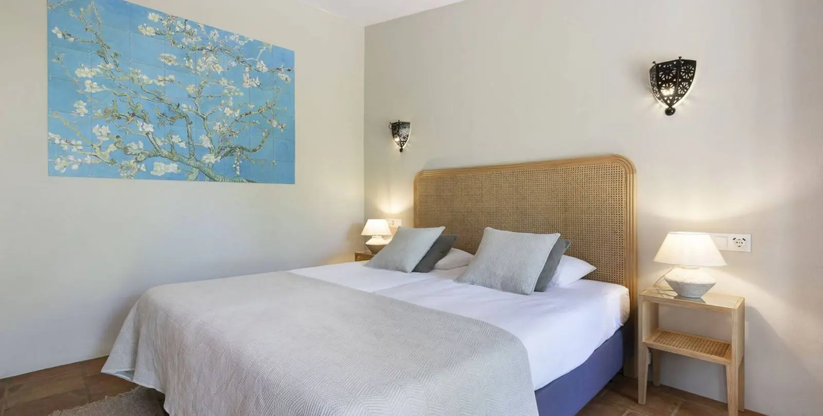 Venta de hotel en Villanueva De La Concepcion 13