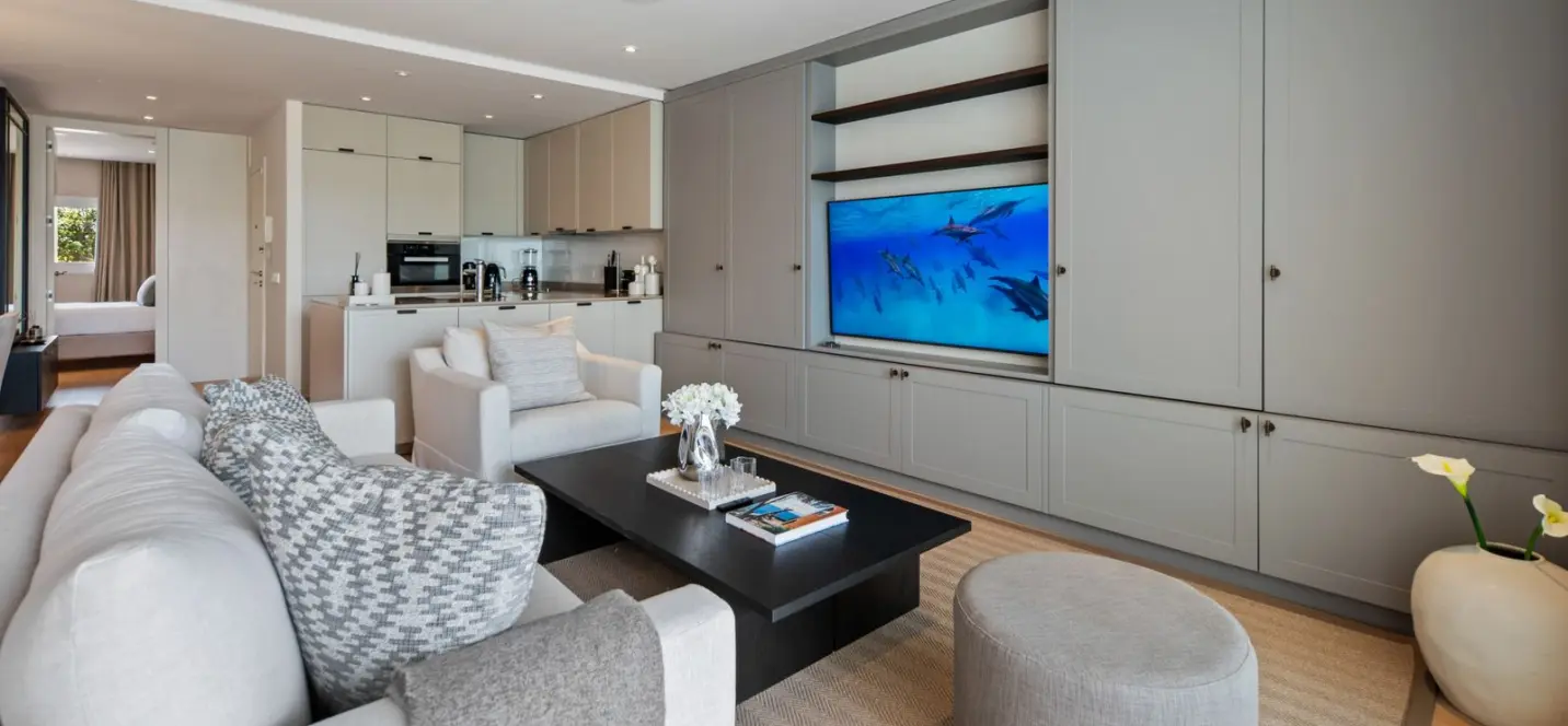Sale of middle floor apartment in The Golden Mile 3