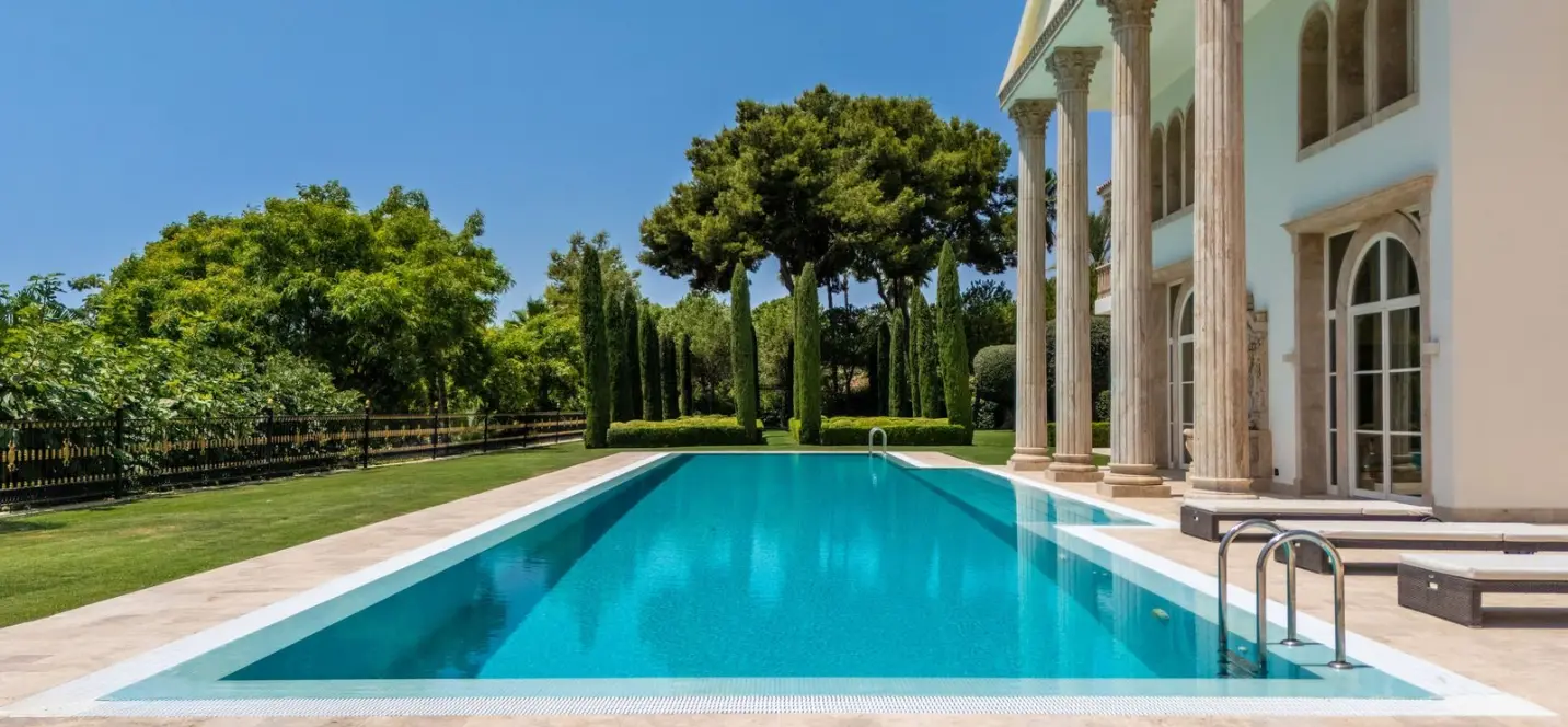 Sale of detached villa in Sierra Blanca 1