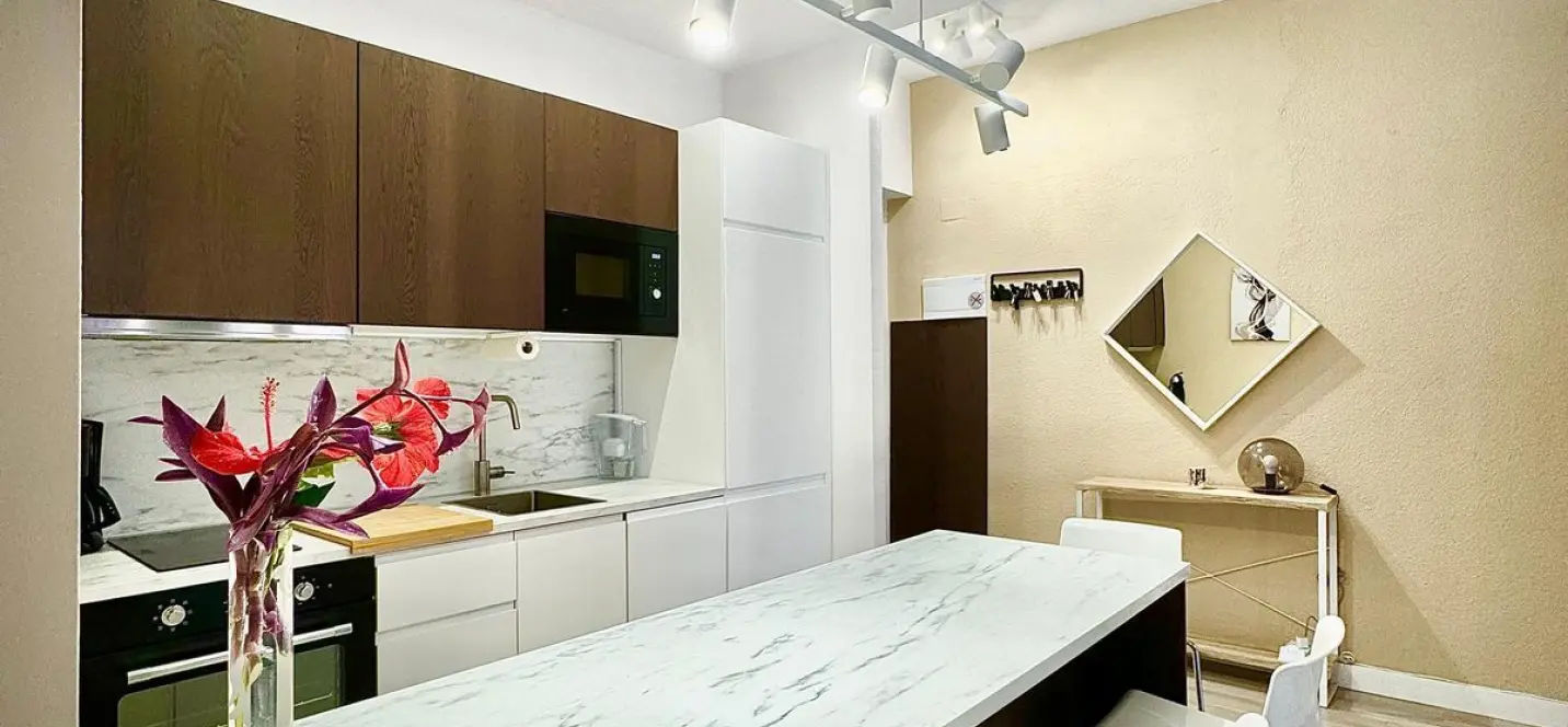 Venta de apartamento en planta media en Calahonda 0