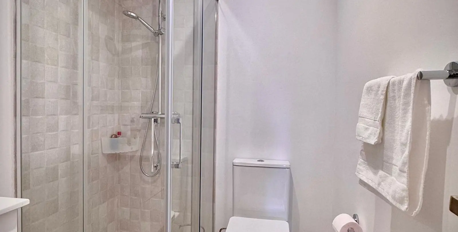 Venta de apartamento en planta media en Calahonda 6