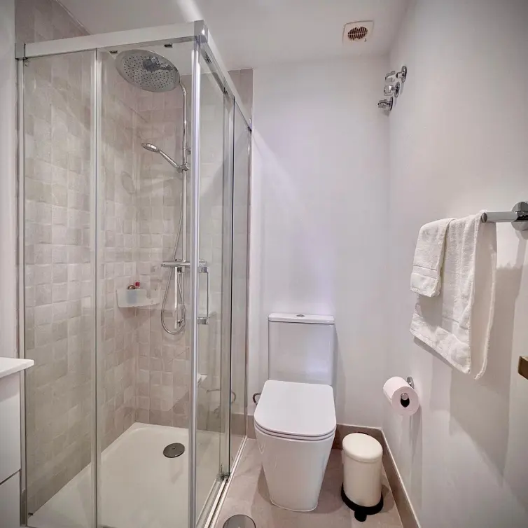 Venta de apartamento en planta media en Calahonda