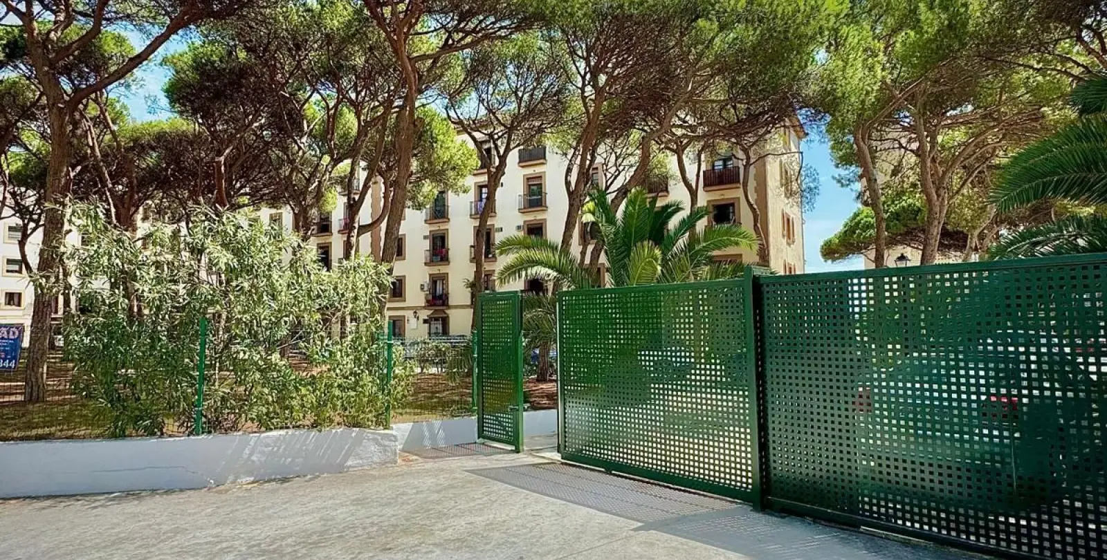 Venta de apartamento en planta media en Calahonda 20