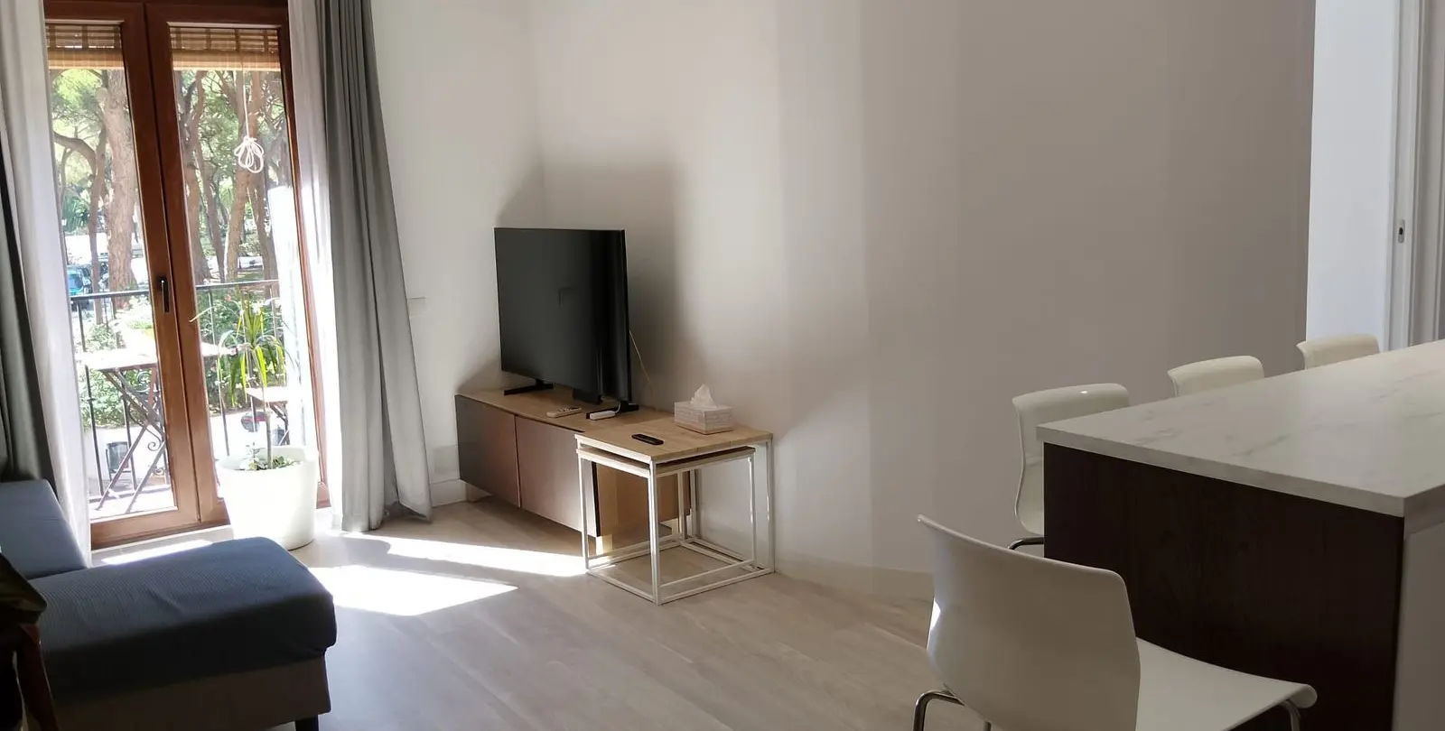 Venta de apartamento en planta media en Calahonda 22