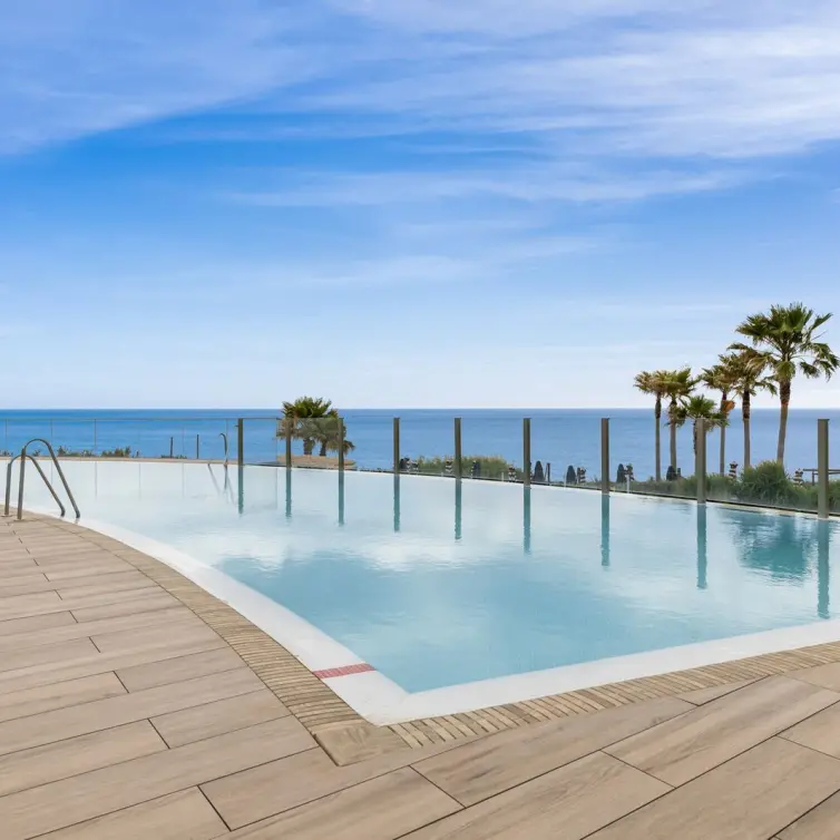 Sale of ground floor apartment in Estepona