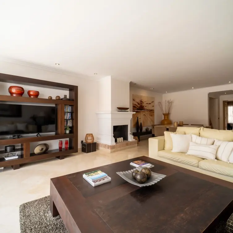 Venta de apartamento en planta media en Elviria