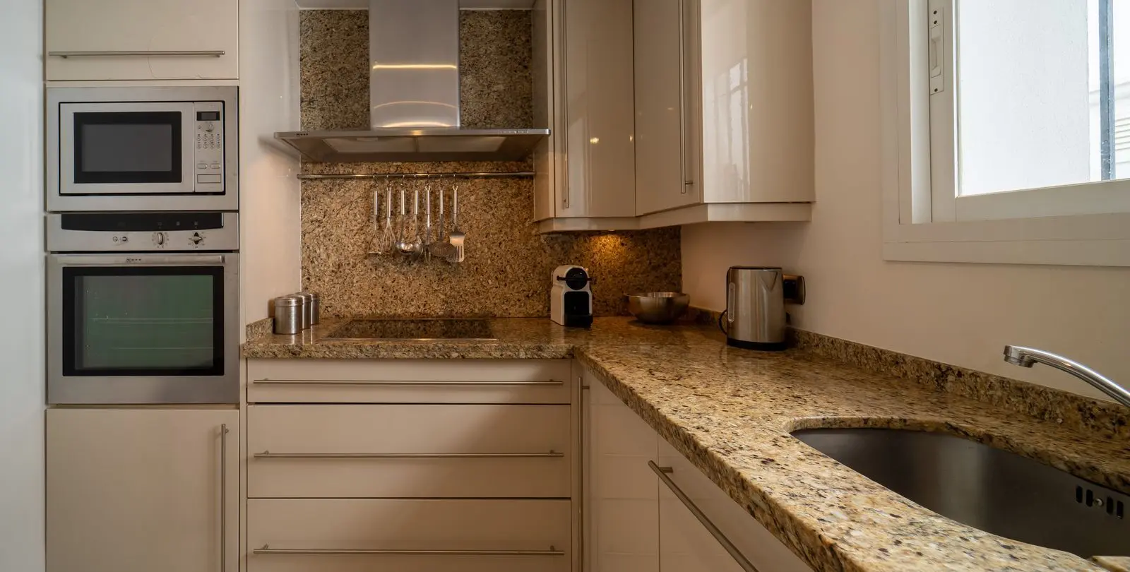 Venta de apartamento en planta media en Elviria 11