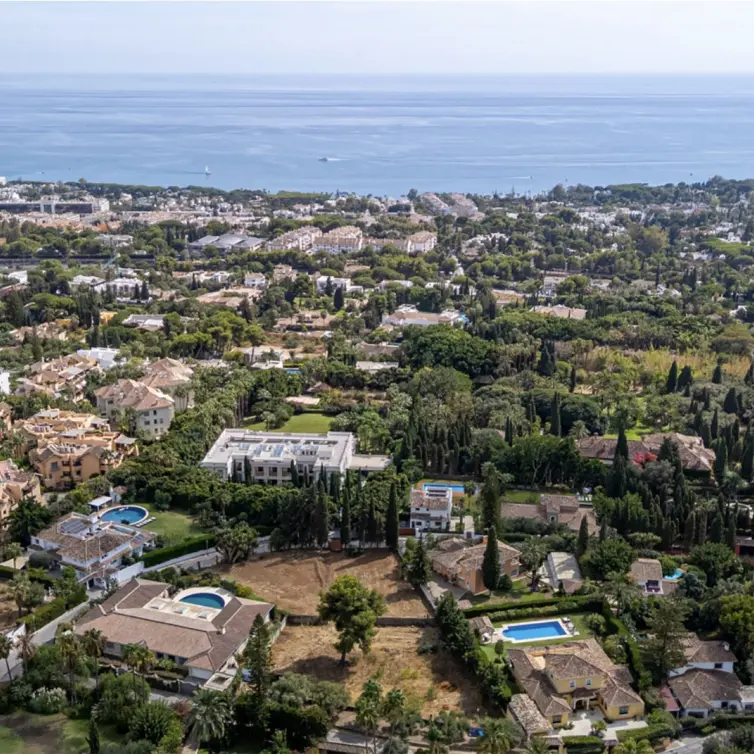 Venta de parcela residencial en Nagüeles