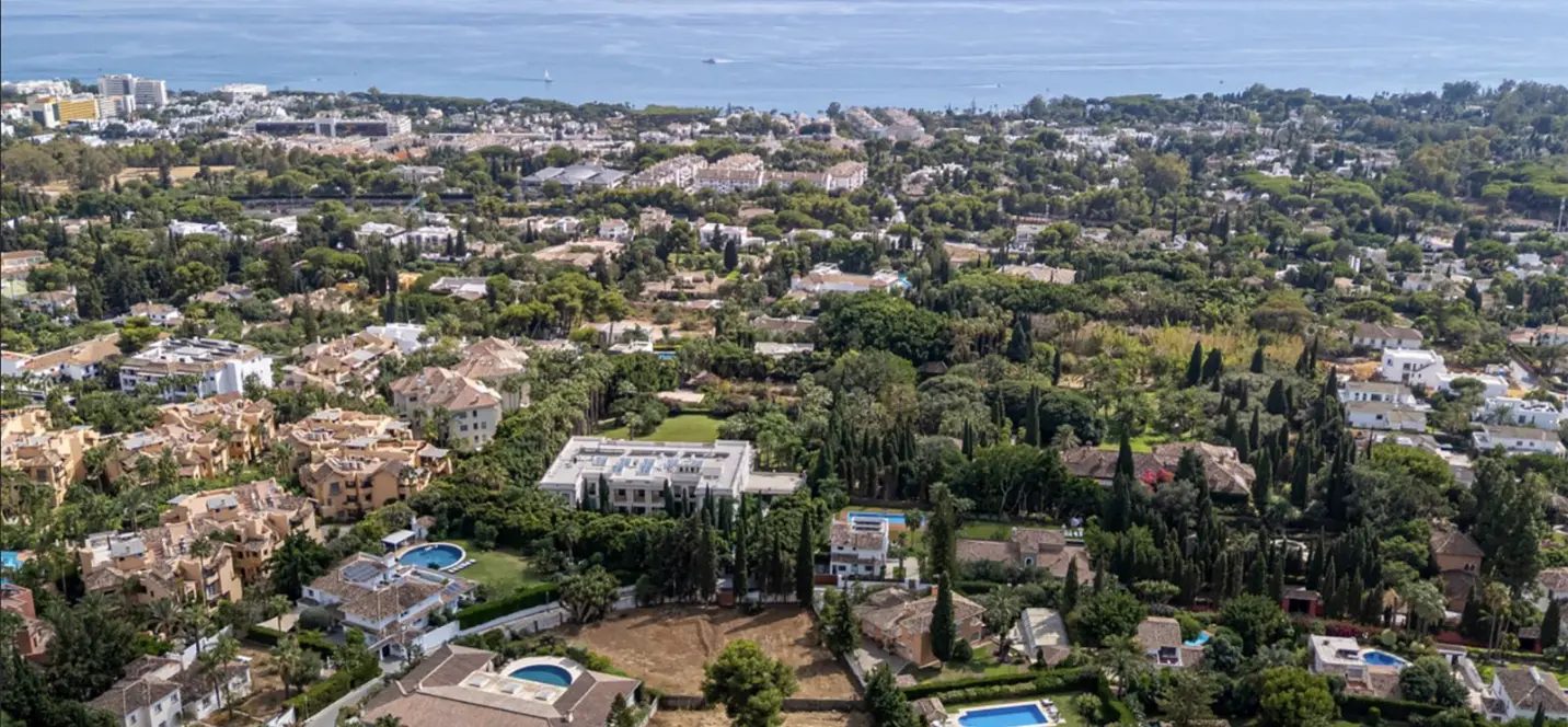 Venta de parcela residencial en Nagüeles 3
