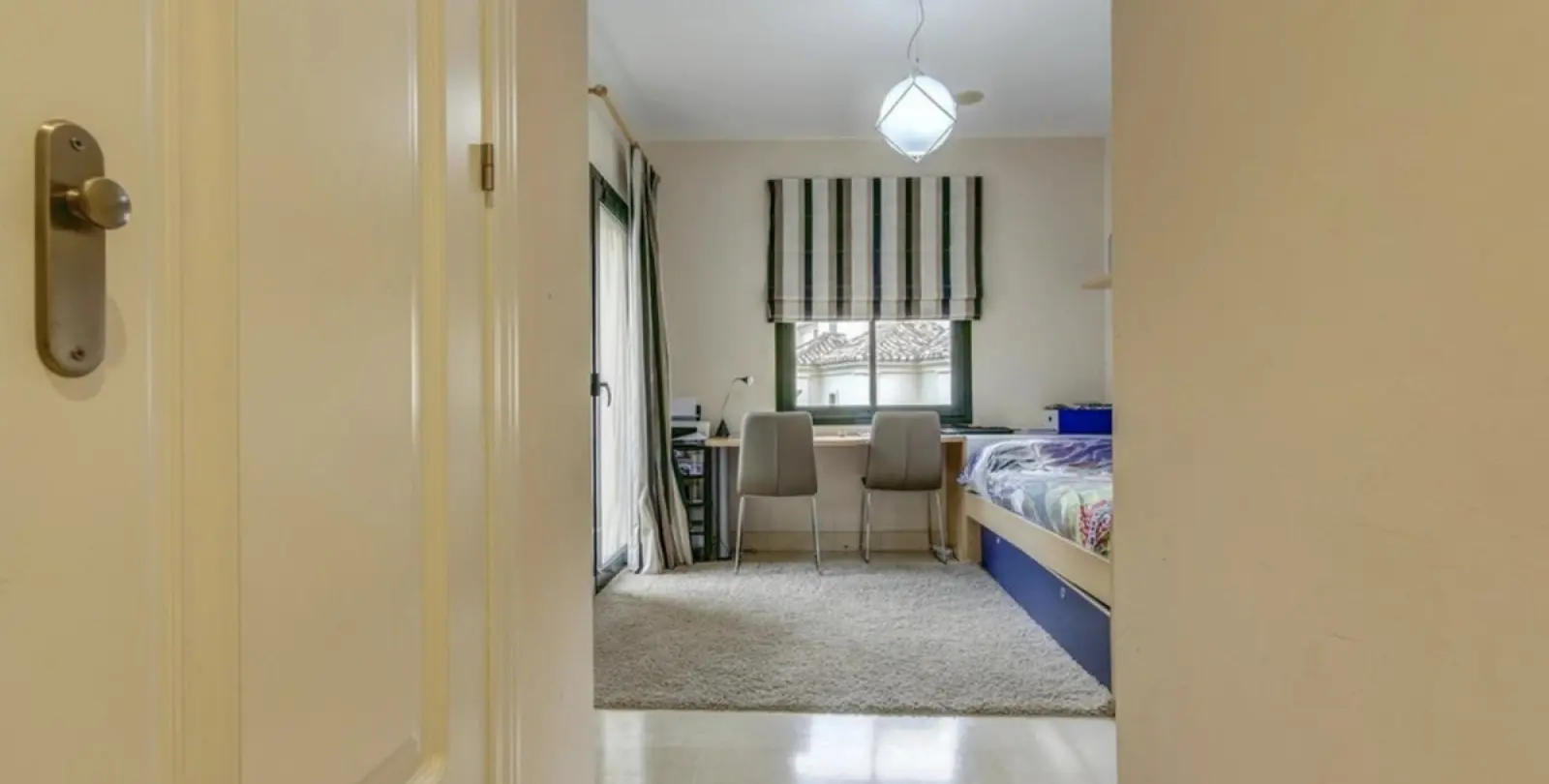 Alquiler a largo plazo de apartamento en planta media en Benahavís 5