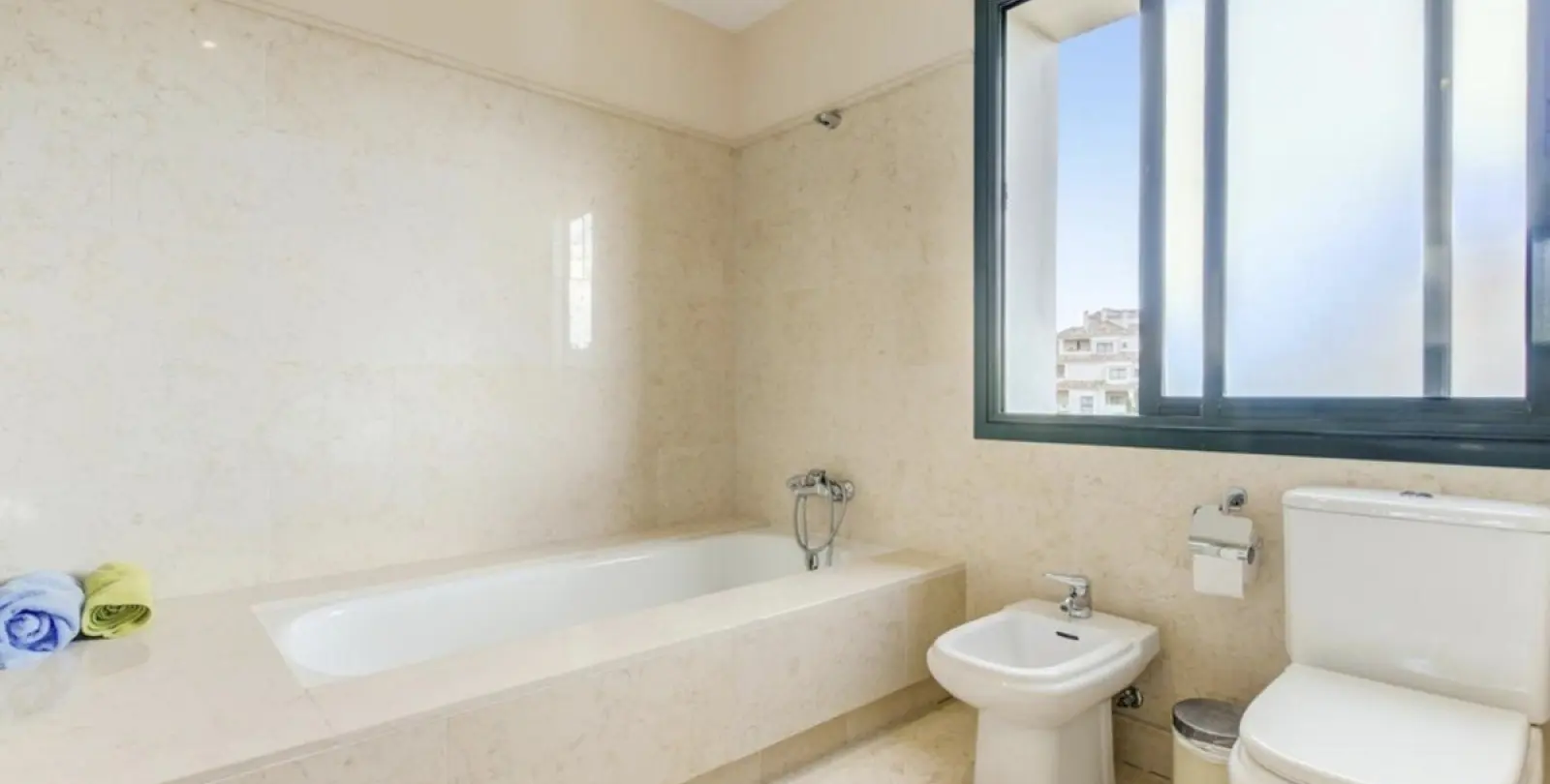 Alquiler a largo plazo de apartamento en planta media en Benahavís 6