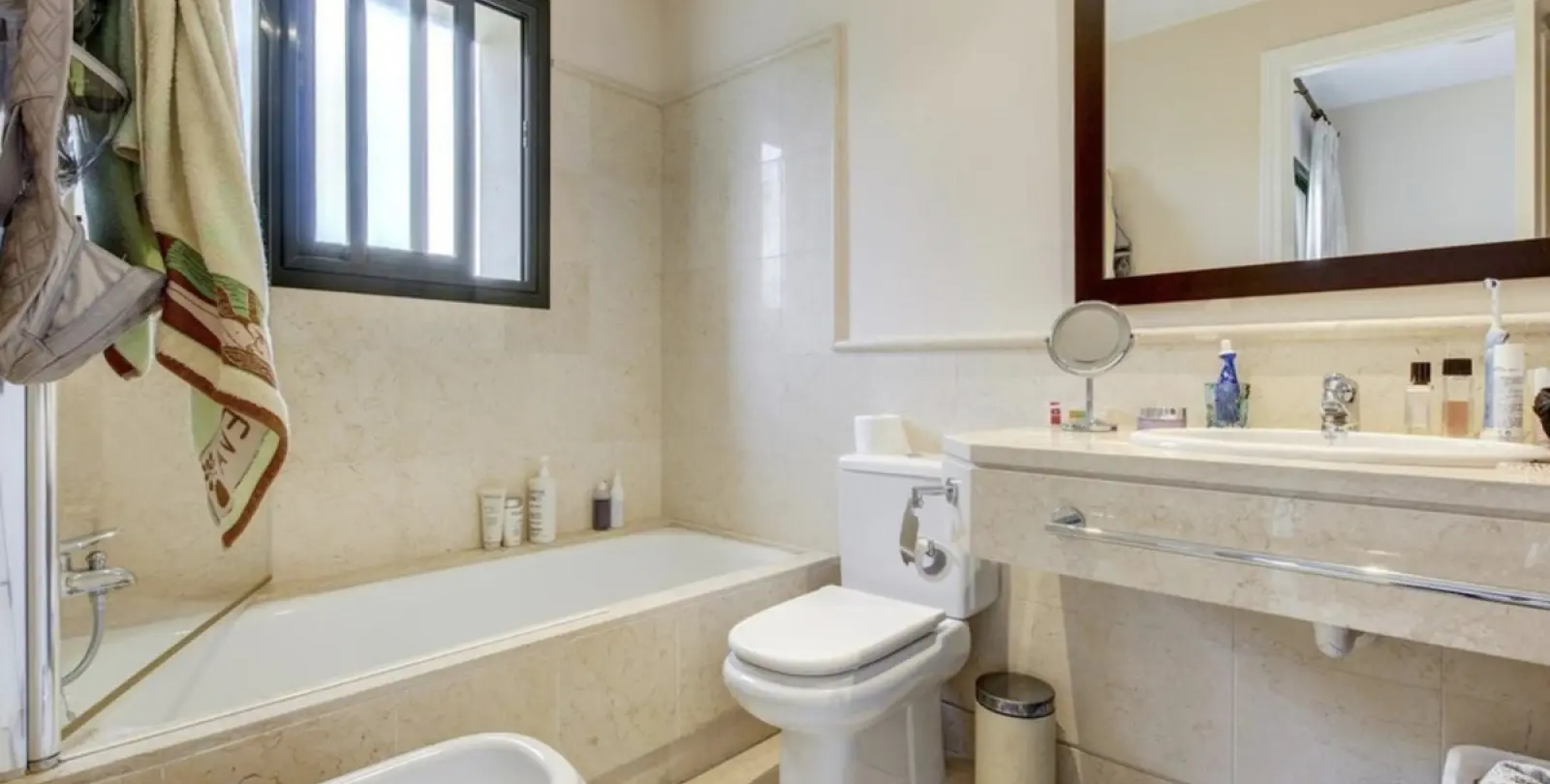 Alquiler a largo plazo de apartamento en planta media en Benahavís 10