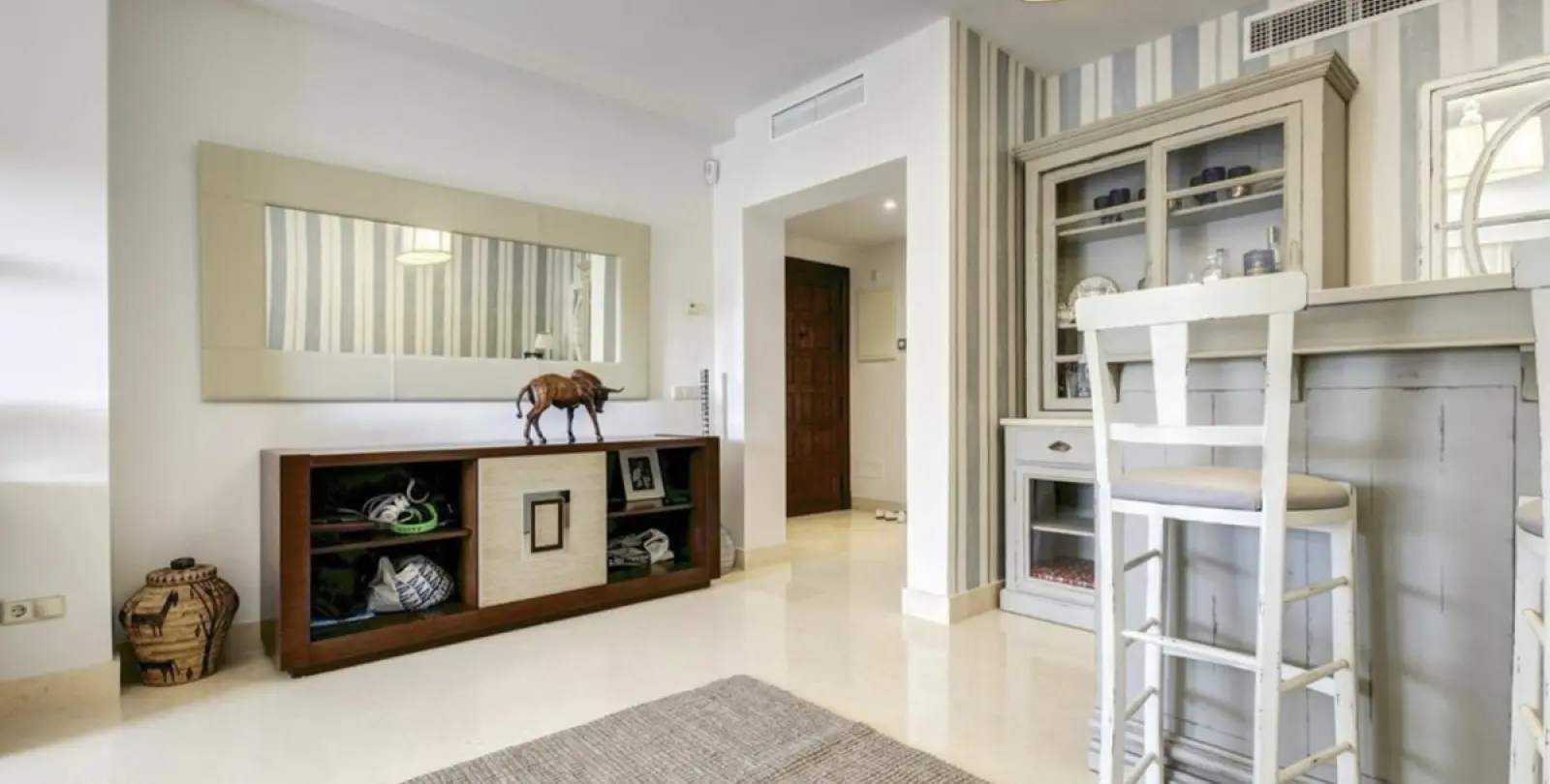 Alquiler a largo plazo de apartamento en planta media en Benahavís 13