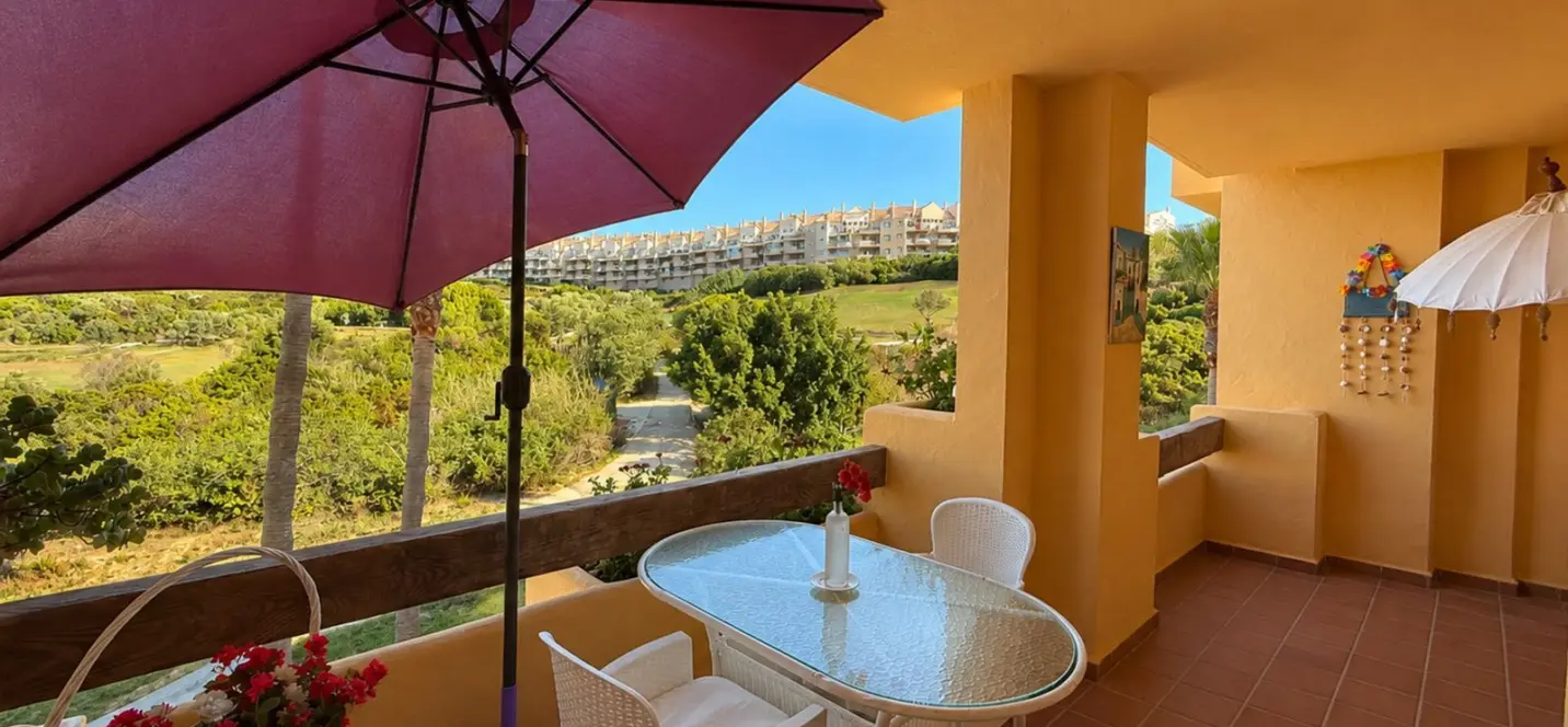 Venta de apartamento en planta media en Manilva 1