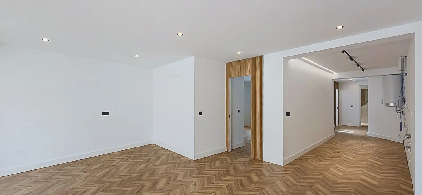 Sale of penthouse in Málaga Centro 4