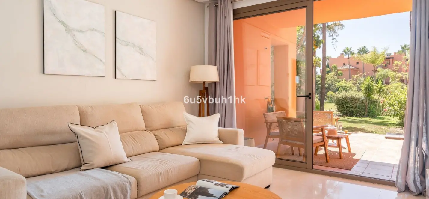 Venta de apartamento en planta baja en Estepona 0