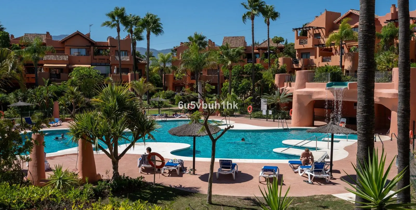 Venta de apartamento en planta baja en Estepona 18