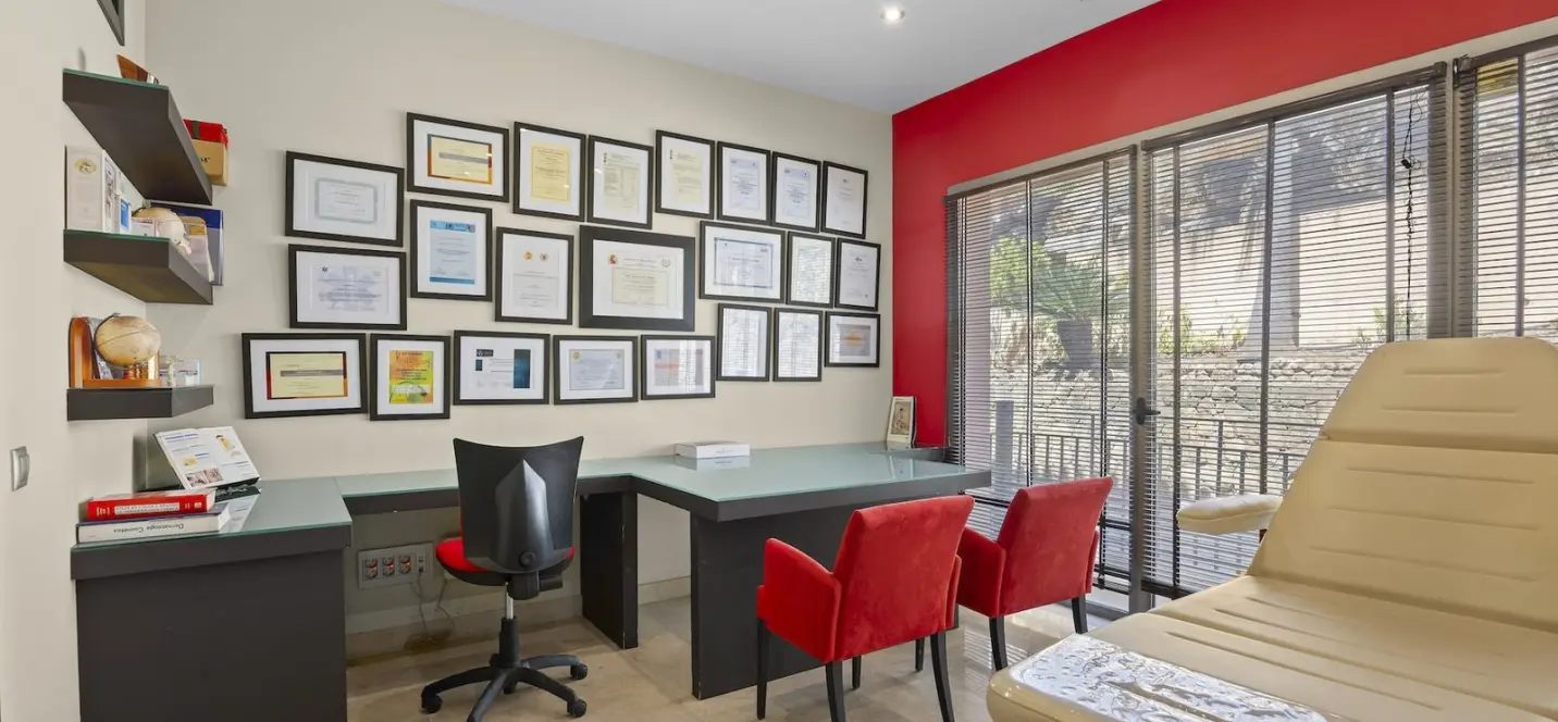 Sale of office in Marbesa 3