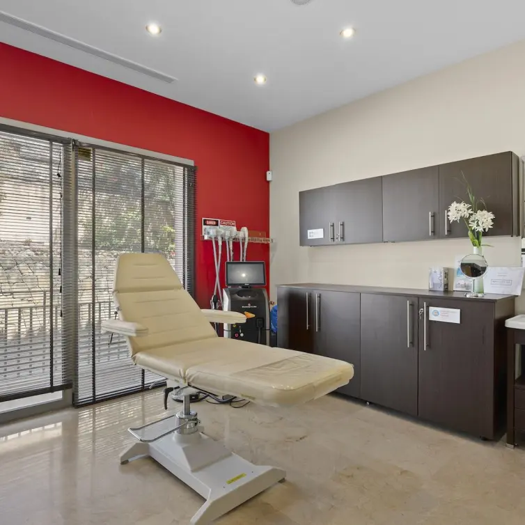Sale of office in Marbesa