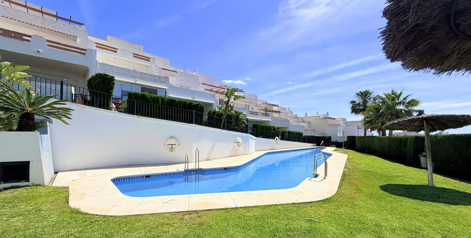 Venta de adosado en La Duquesa 34